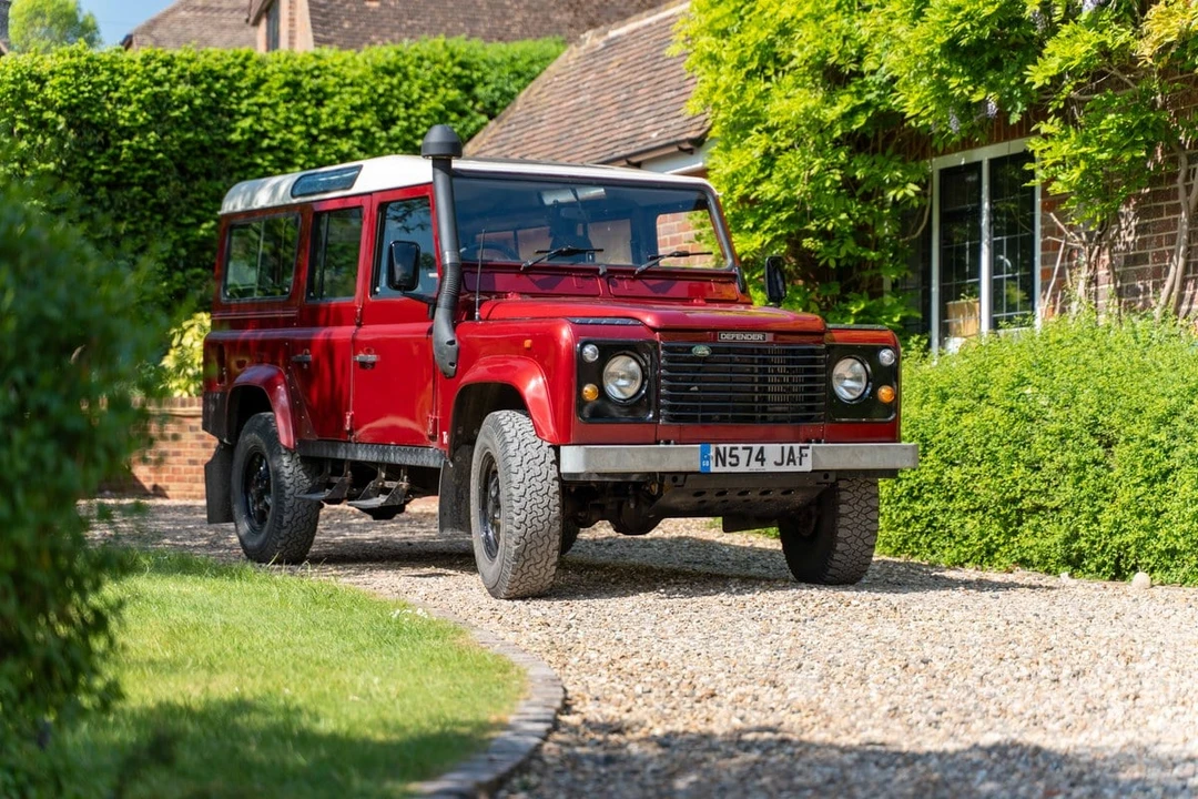 1995 Land Rover Defender 110 - Image 2 of 31
