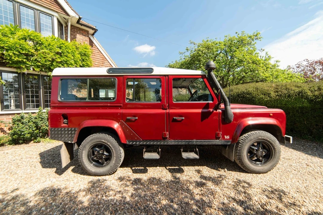 1995 Land Rover Defender 110 - Image 8 of 31