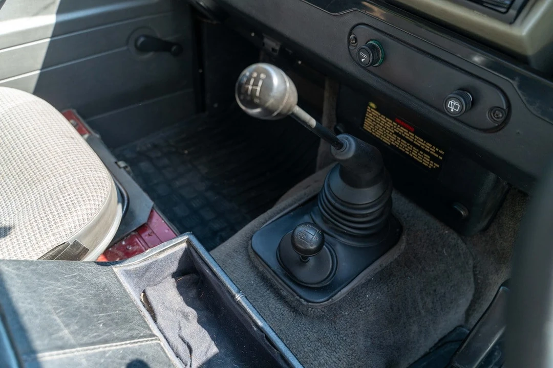1995 Land Rover Defender 110 - Image 29 of 31
