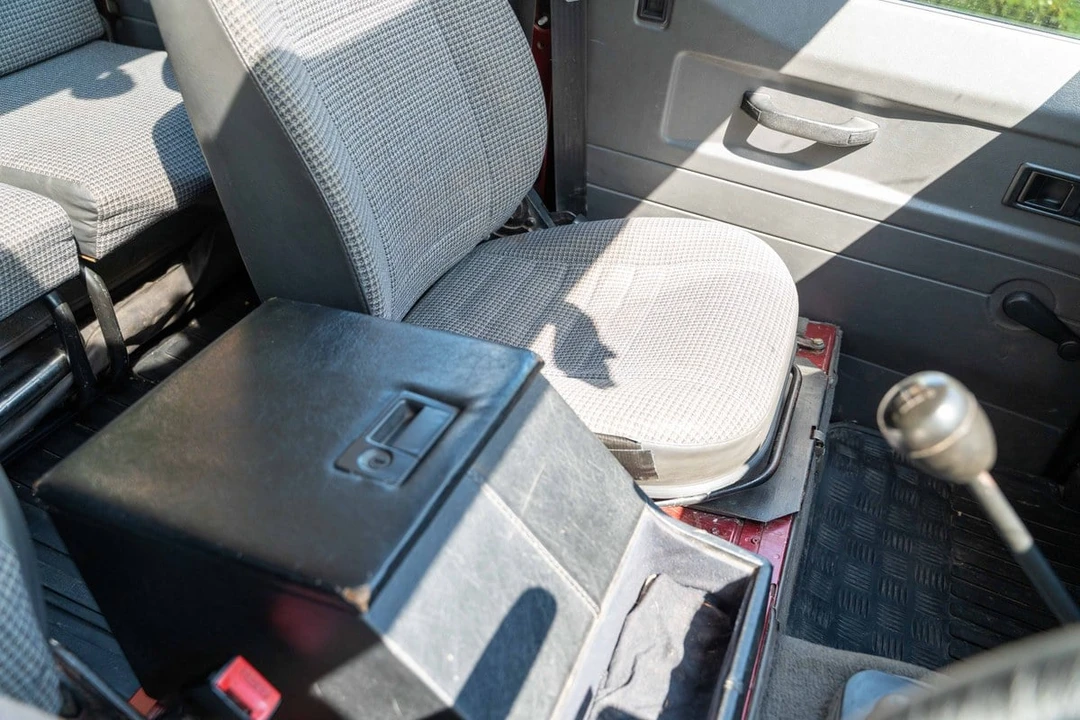 1995 Land Rover Defender 110 - Image 30 of 31