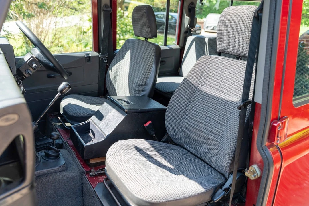 1995 Land Rover Defender 110 - Image 4 of 31