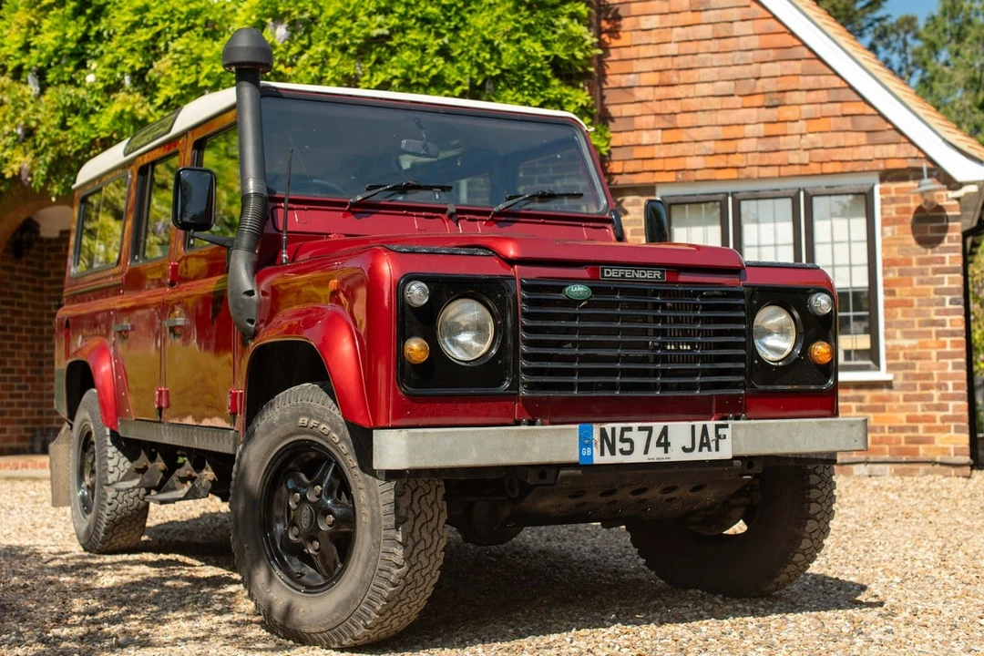 1995 Land Rover Defender 110 - Image 17 of 31