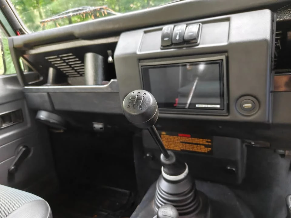 1995 Land Rover Defender 110 - Image 9 of 13