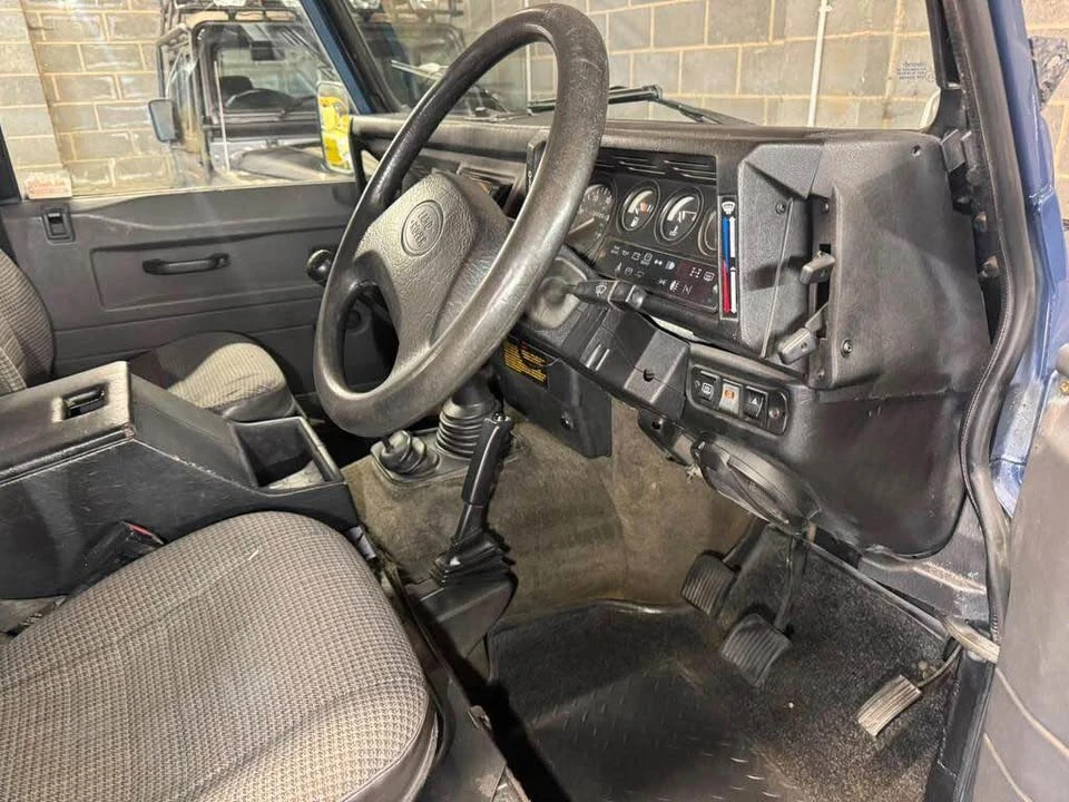 1995 Land Rover Defender 110 - Image 3 of 9