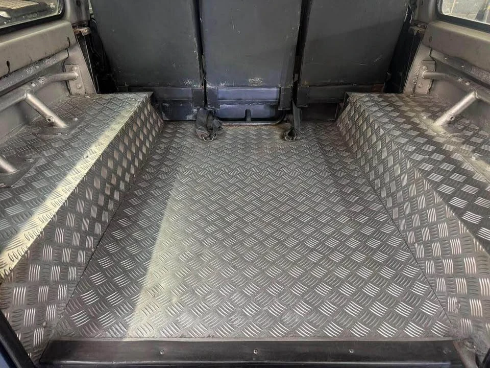 1995 Land Rover Defender 110 - Image 9 of 9