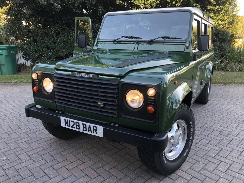1995 Land Rover Defender 110 - Image 7 of 31