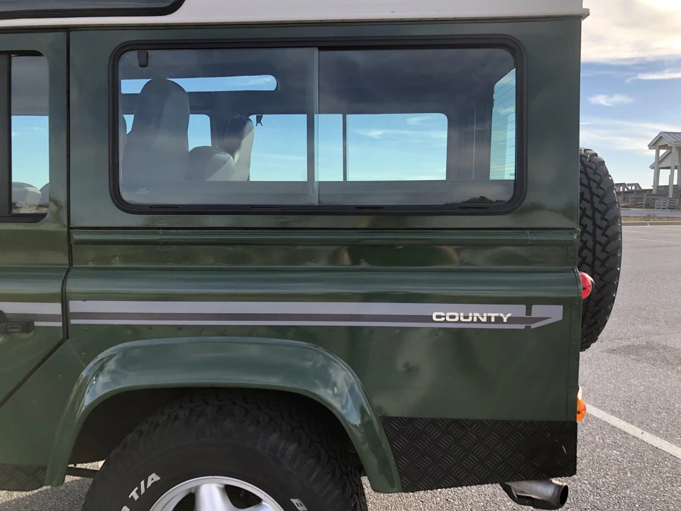 1995 Land Rover Defender 110 - Image 14 of 31