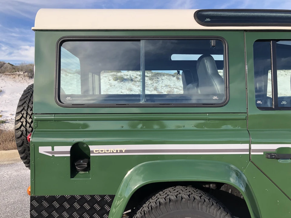 1995 Land Rover Defender 110 - Image 20 of 31