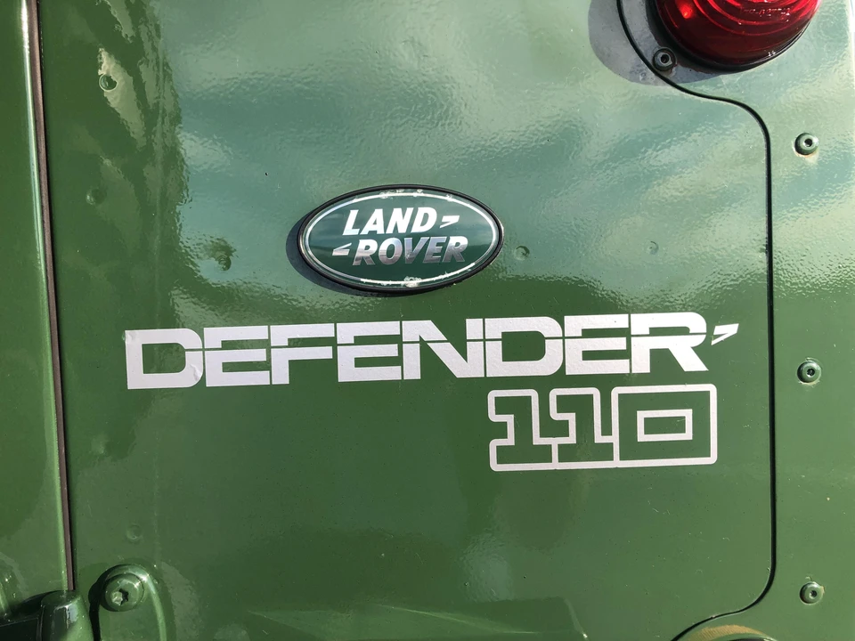 1995 Land Rover Defender 110 - Image 19 of 31