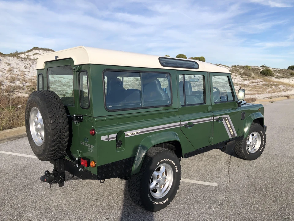 1995 Land Rover Defender 110 - Image 10 of 31