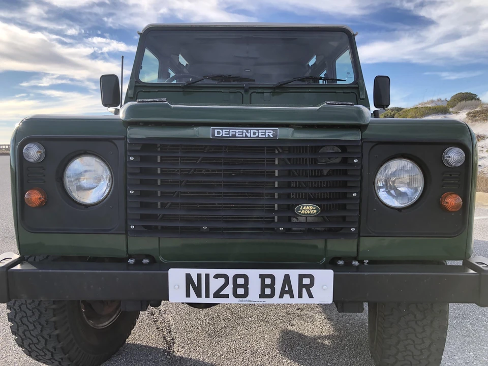 1995 Land Rover Defender 110 - Image 6 of 31