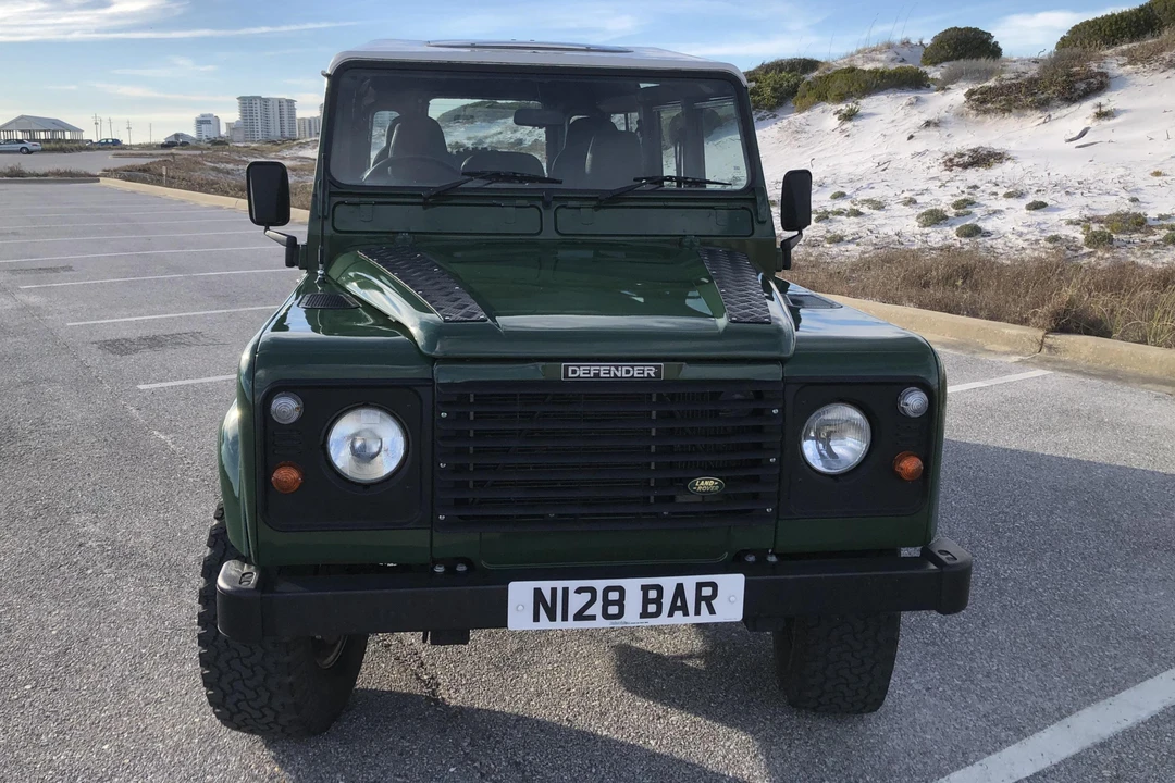 1995 Land Rover Defender 110 - Image 2 of 31
