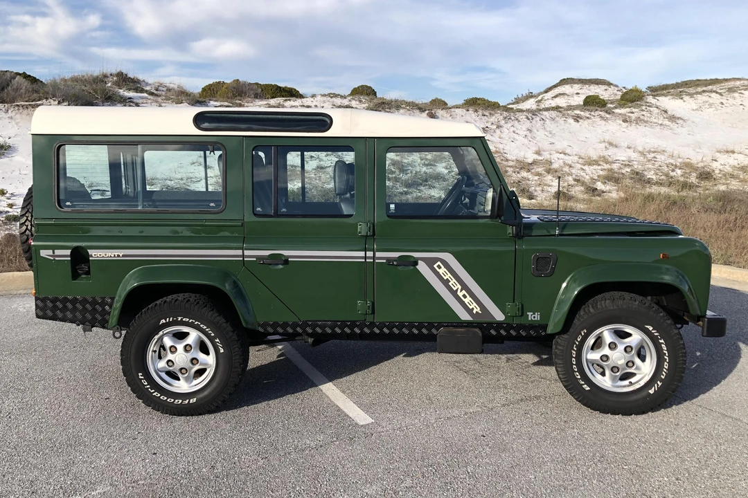 1995 Land Rover Defender 110 - Image 3 of 31