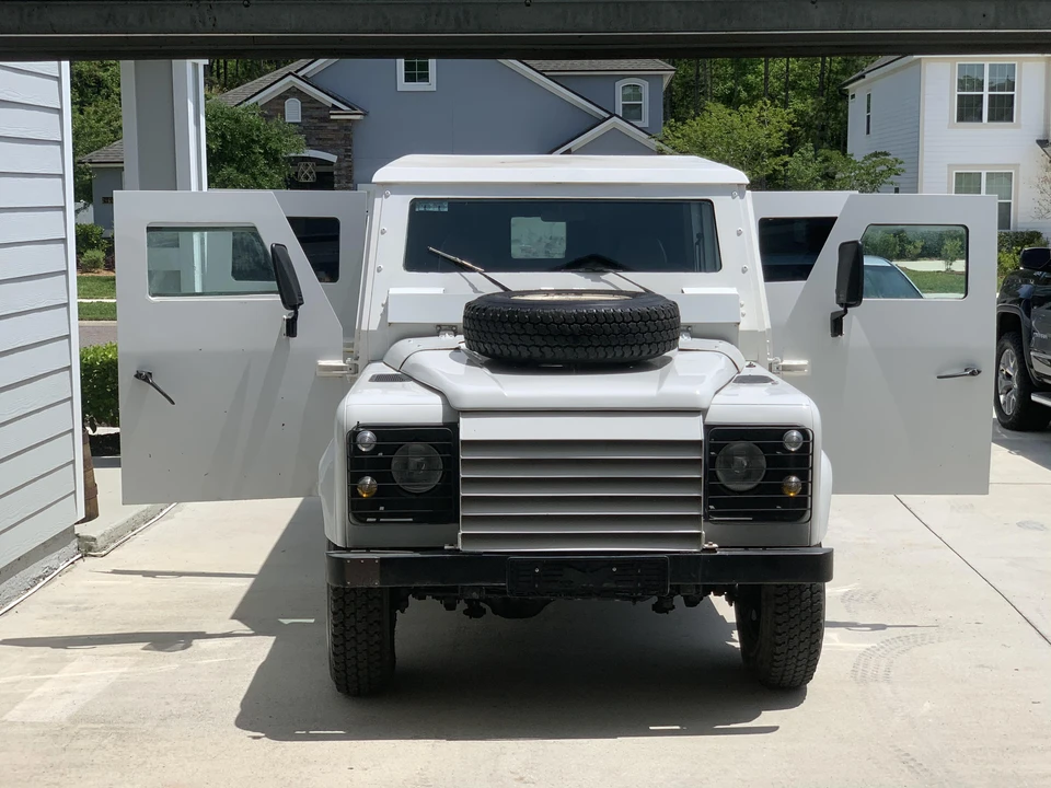 1995 Land Rover Defender 110 - Image 6 of 31