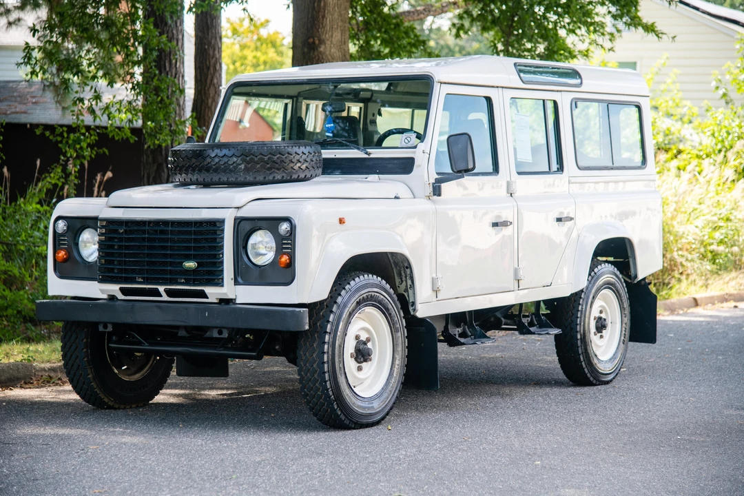 1995 Land Rover Defender 110 - Image 6 of 31