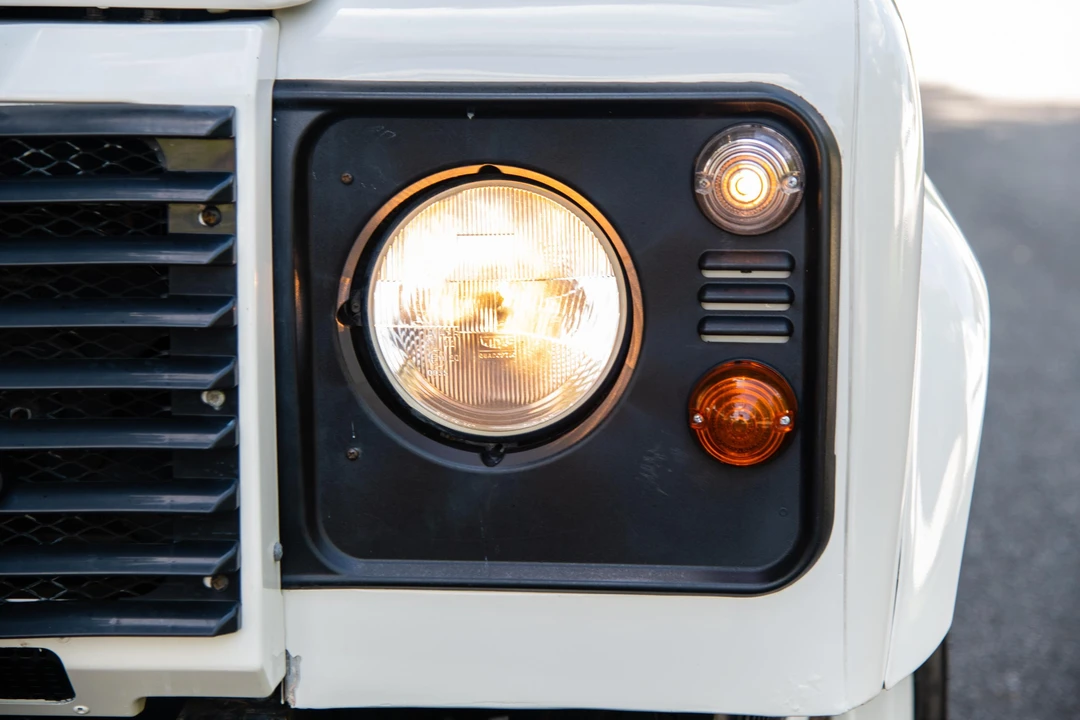1995 Land Rover Defender 110 - Image 15 of 31