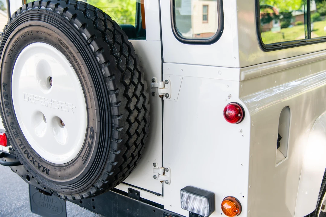 1995 Land Rover Defender 110 - Image 26 of 31