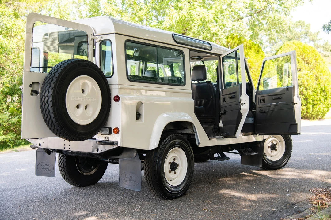 1995 Land Rover Defender 110 - Image 12 of 31