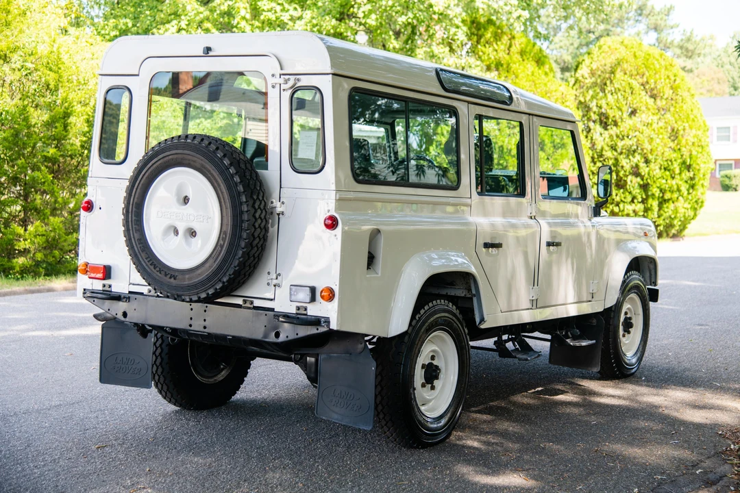 1995 Land Rover Defender 110 - Image 8 of 31