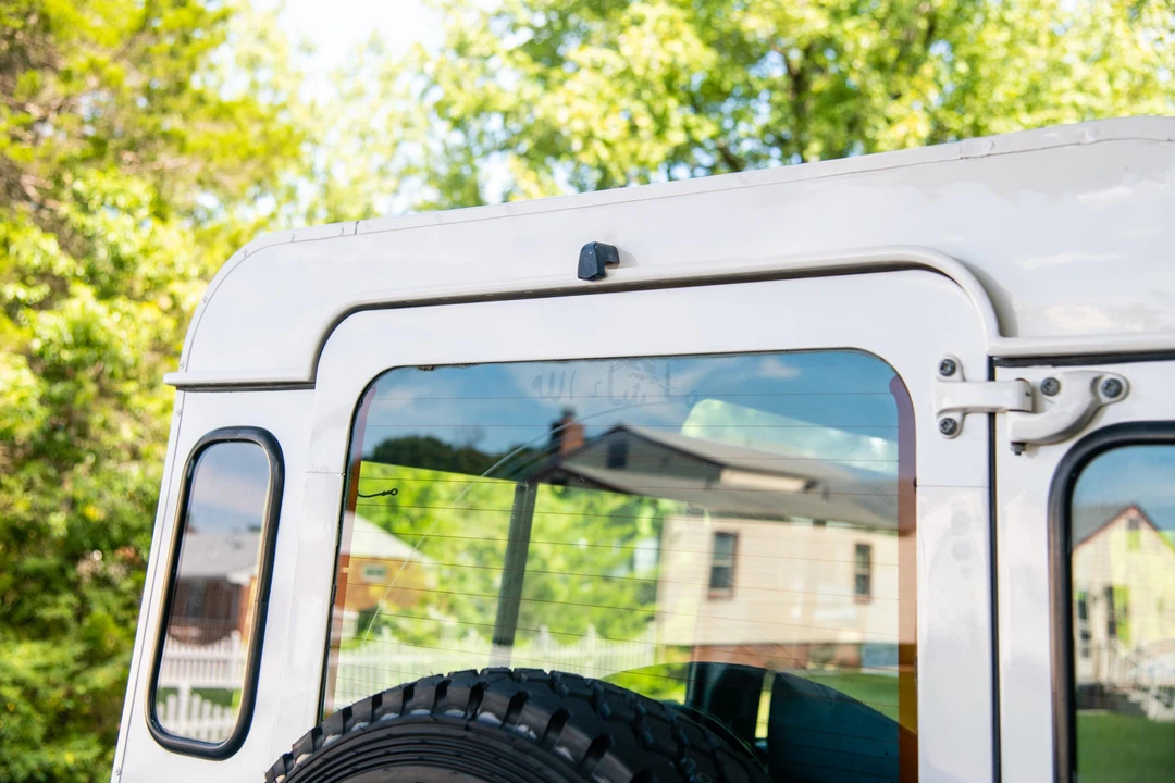 1995 Land Rover Defender 110 - Image 24 of 31
