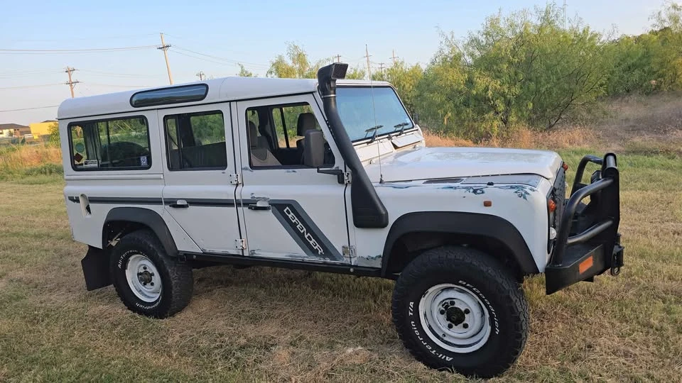1995 Land Rover Defender 110 - Image 3 of 20