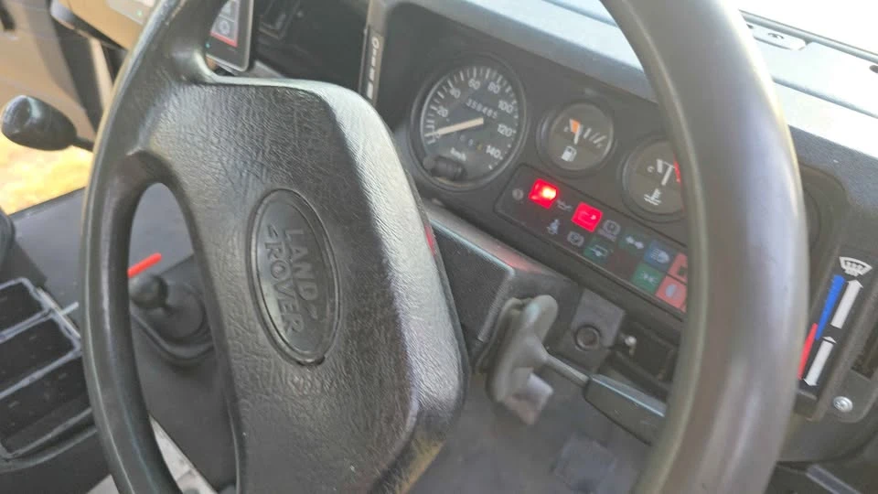 1995 Land Rover Defender 110 - Image 15 of 20