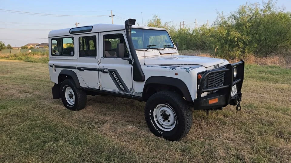 1995 Land Rover Defender 110 - Image 2 of 20