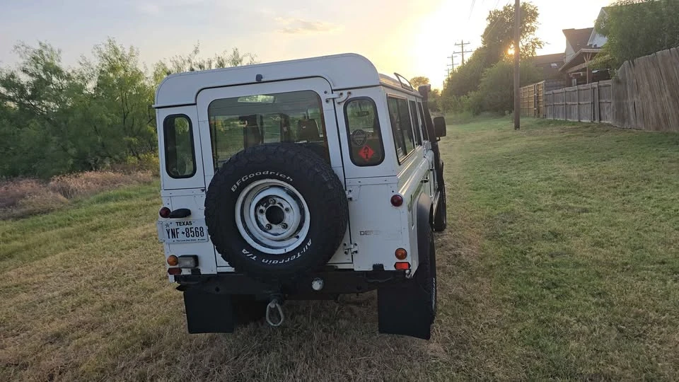 1995 Land Rover Defender 110 - Image 6 of 20