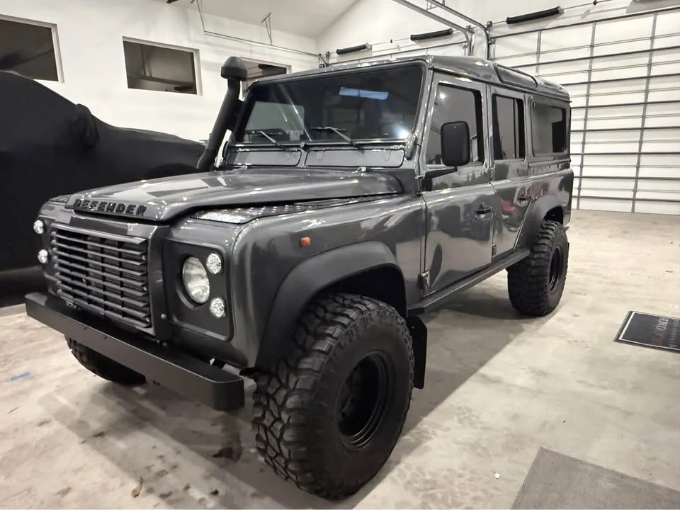 1995 Land Rover Defender 110 - Image 6 of 11