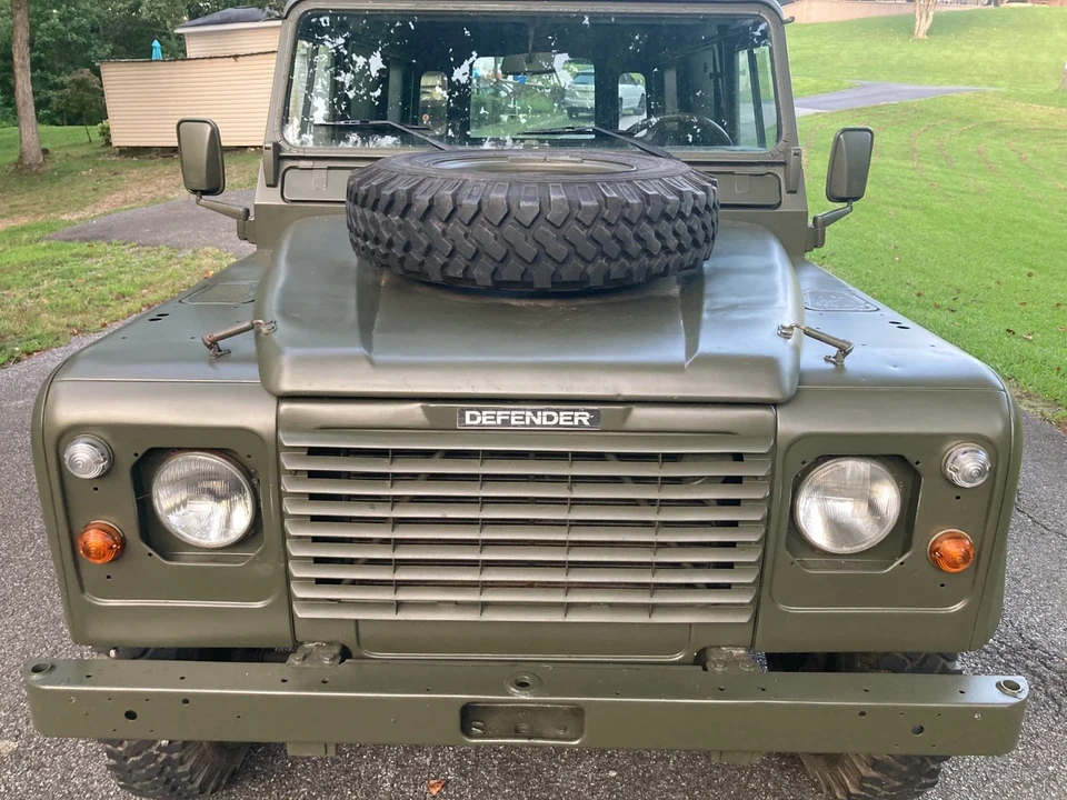 1995 Land Rover Defender 110 - Image 4 of 21