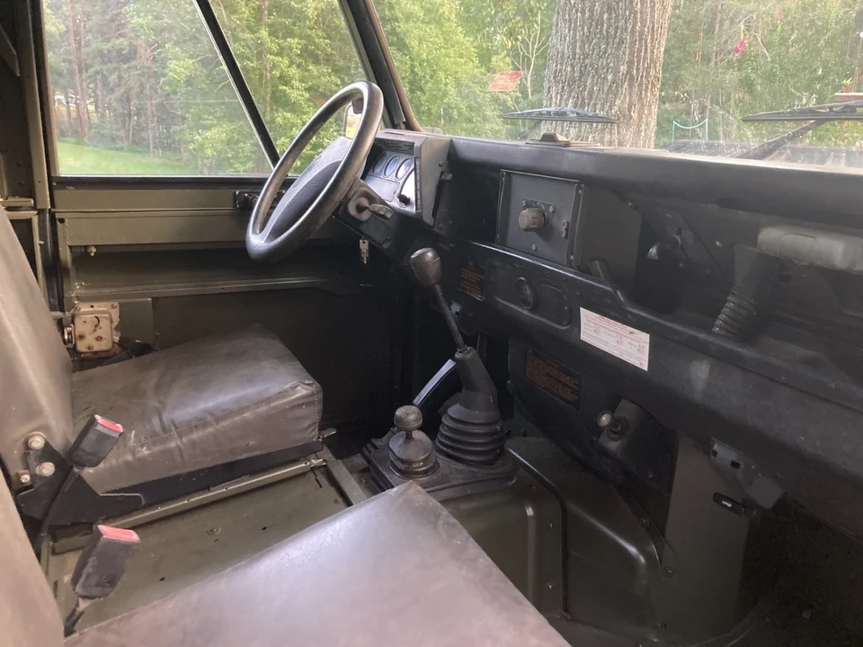 1995 Land Rover Defender 110 - Image 10 of 21