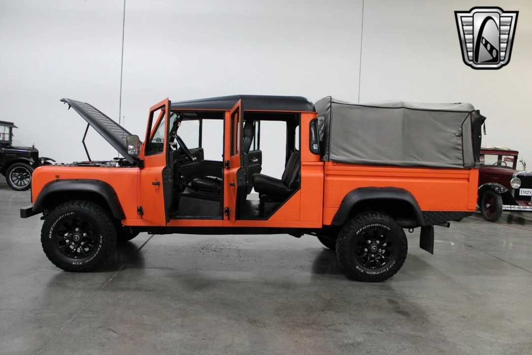 1995 Land Rover Defender 130 - Image 9 of 12