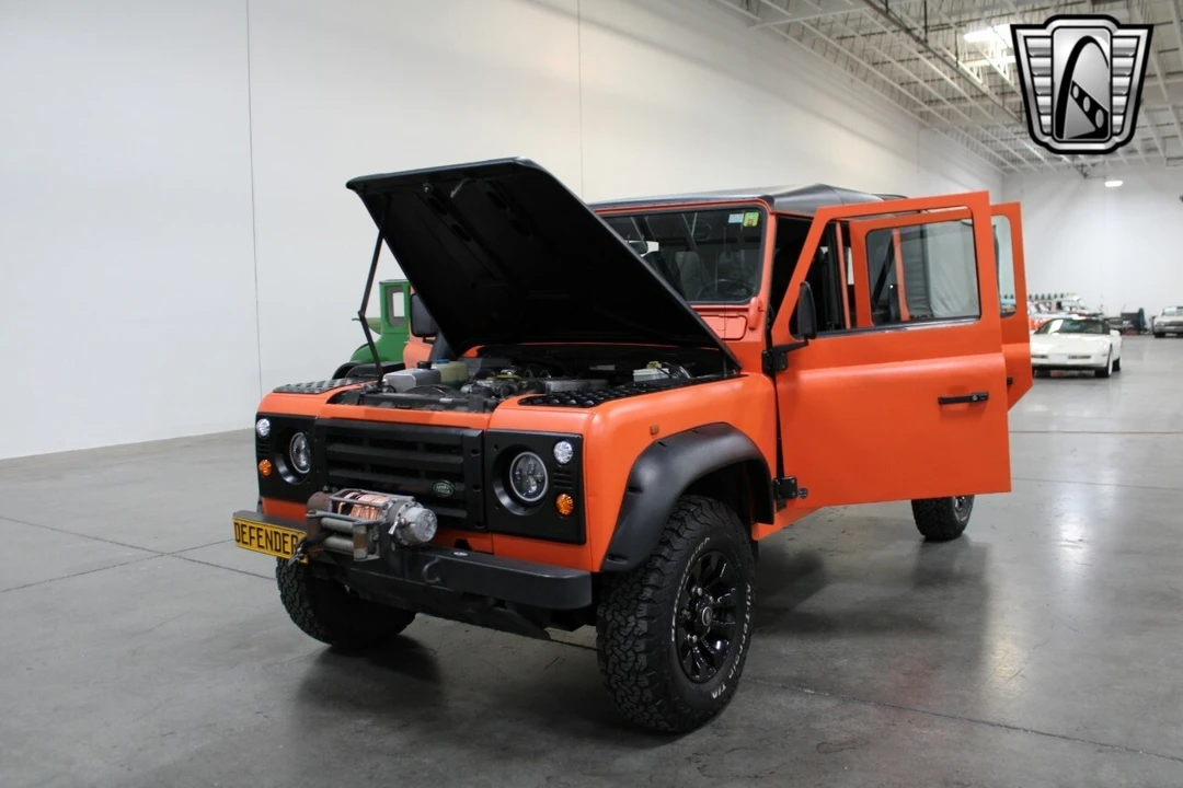 1995 Land Rover Defender 130 - Image 8 of 12