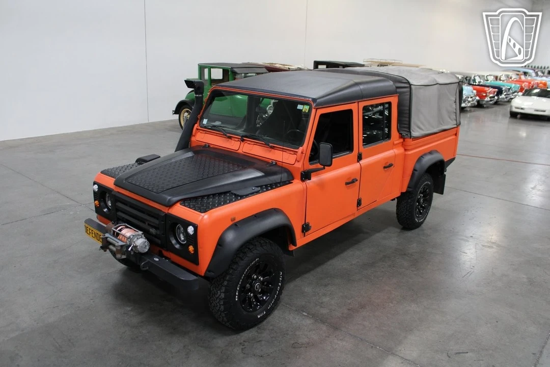 1995 Land Rover Defender 130 - Image 8 of 12