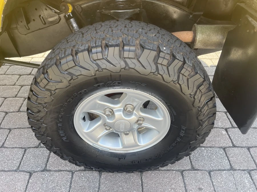 1995 Land Rover Defender 130 - Image 11 of 24