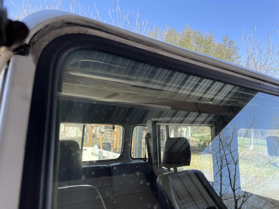 1995 Land Rover Defender 130 - Image 28 of 31
