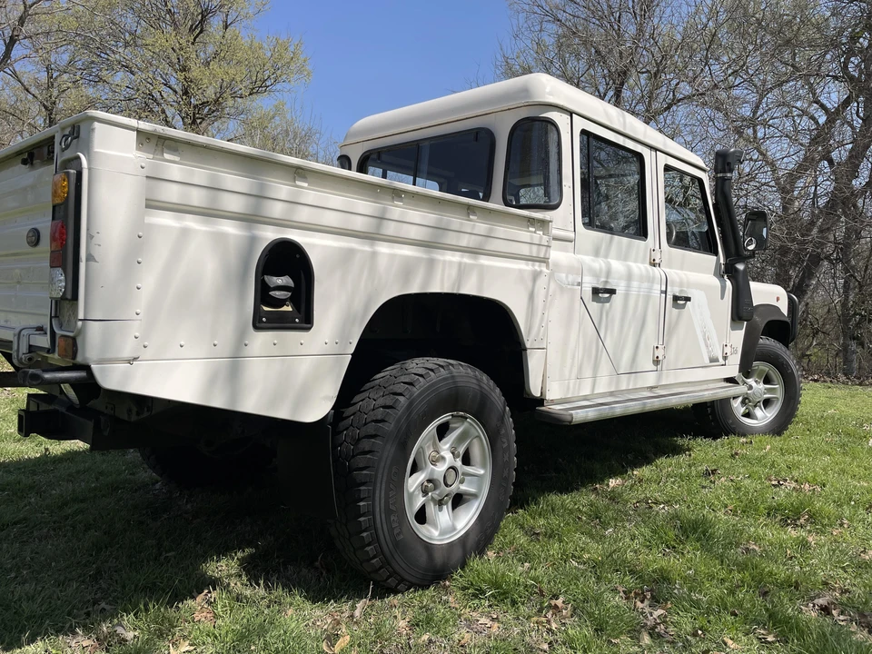 1995 Land Rover Defender 130 - Image 17 of 31