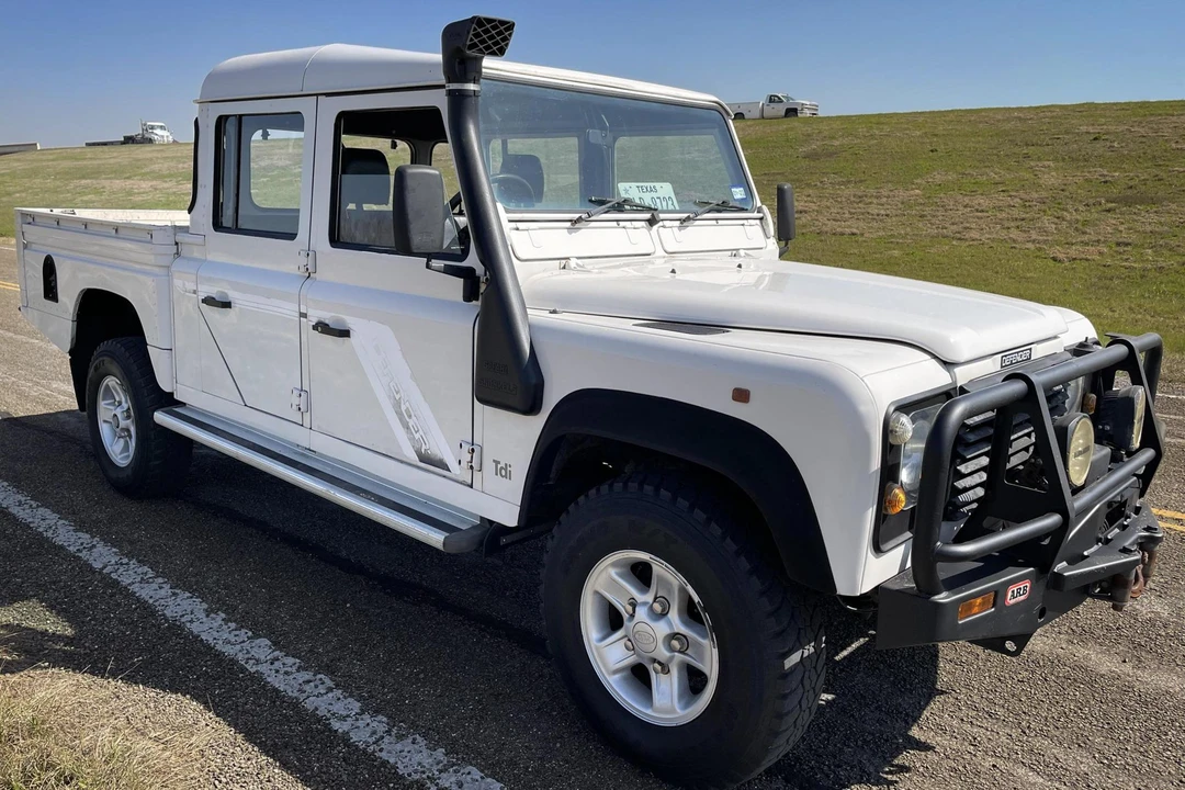 1995 Land Rover Defender 130 - Image 2 of 31