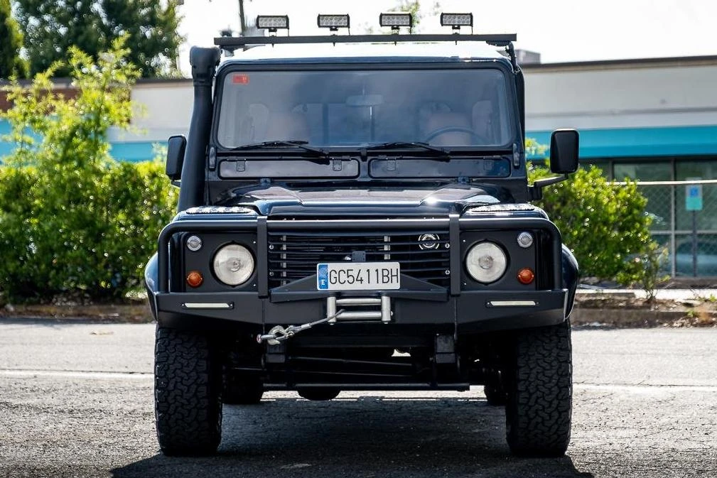 1995 Land Rover Defender 130 - Image 2 of 31