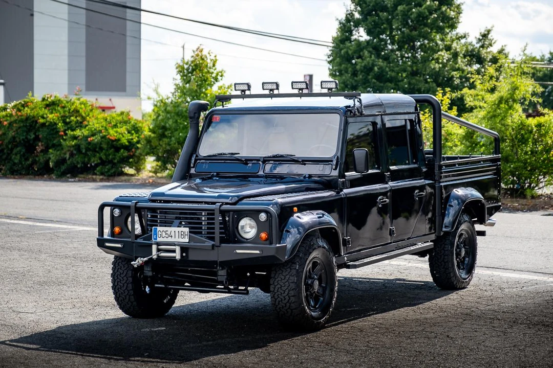 1995 Land Rover Defender 130 - Image 9 of 31