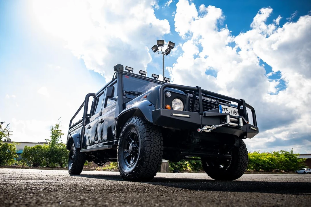 1995 Land Rover Defender 130 - Image 19 of 31