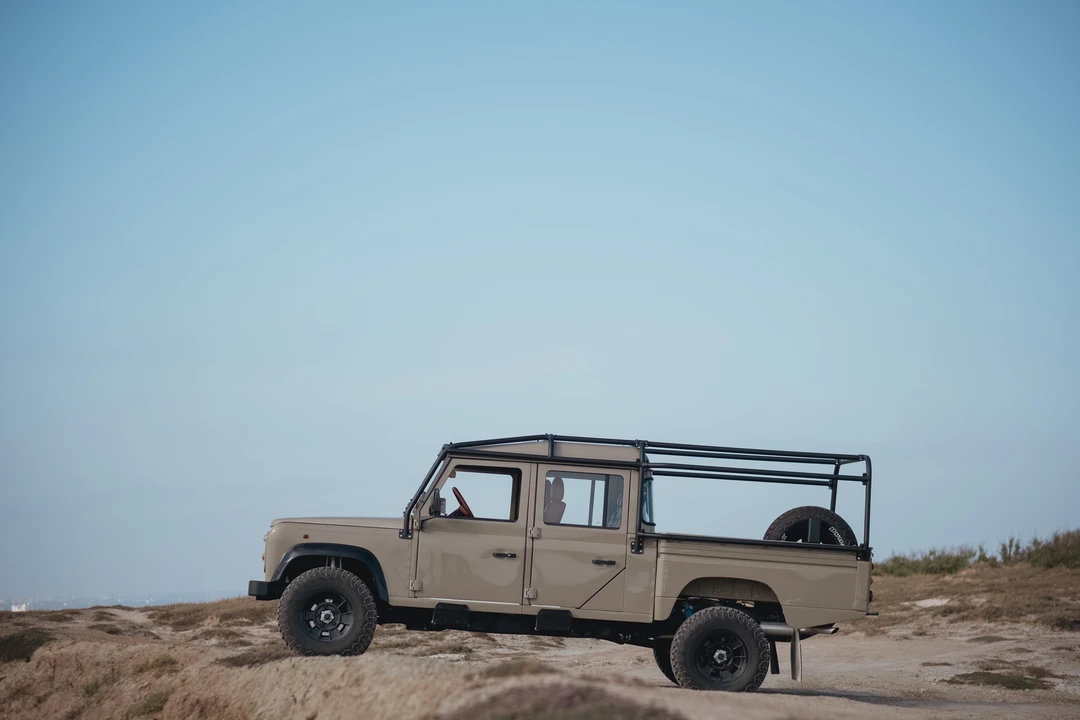 1995 Land Rover Defender 130 - Image 6 of 31