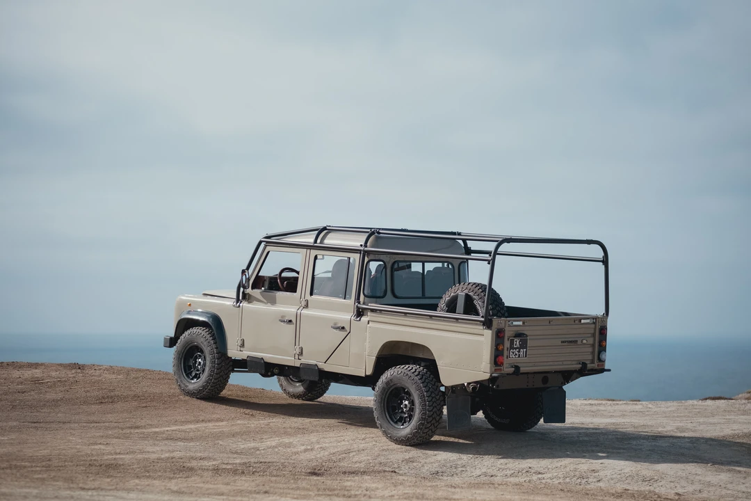 1995 Land Rover Defender 130 - Image 5 of 31