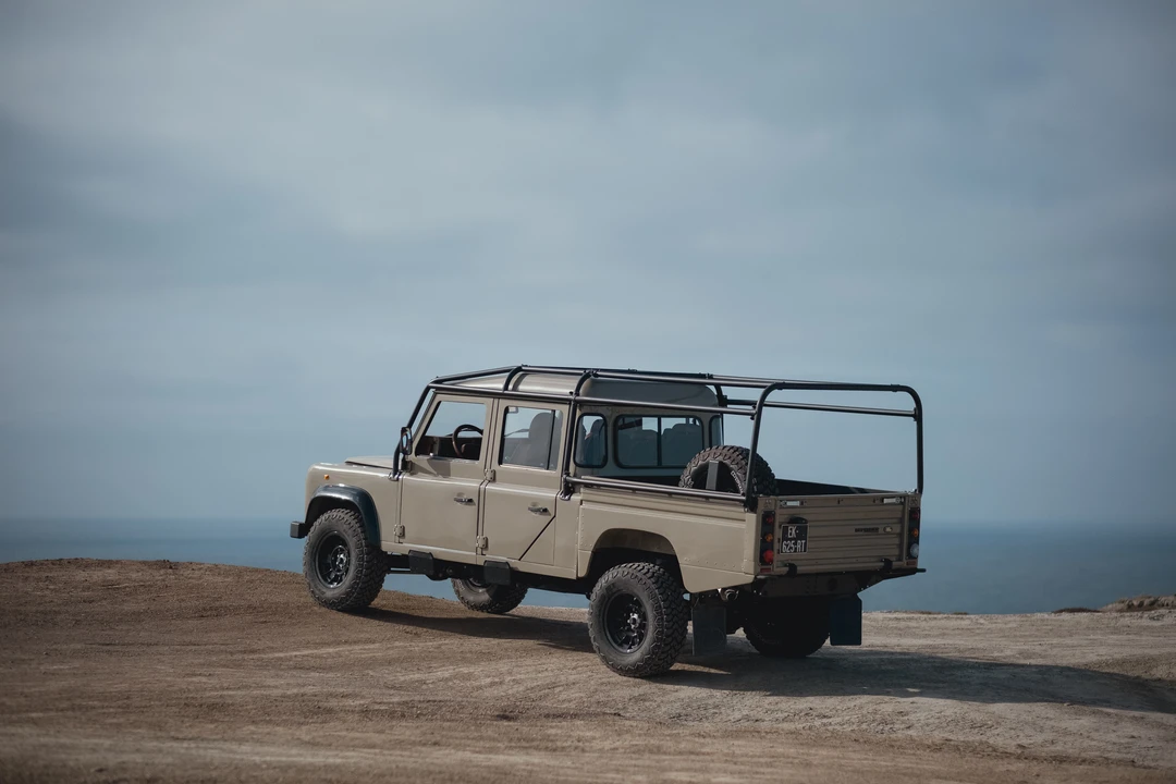 1995 Land Rover Defender 130 - Image 9 of 31