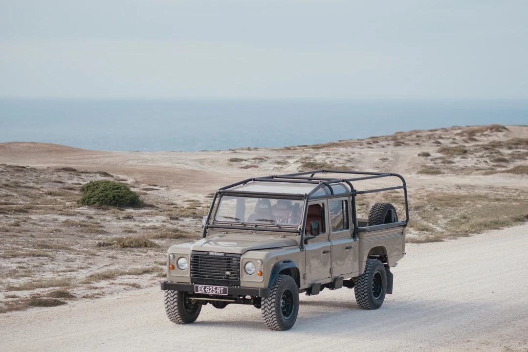 1995 Land Rover Defender 130 - Image 10 of 31