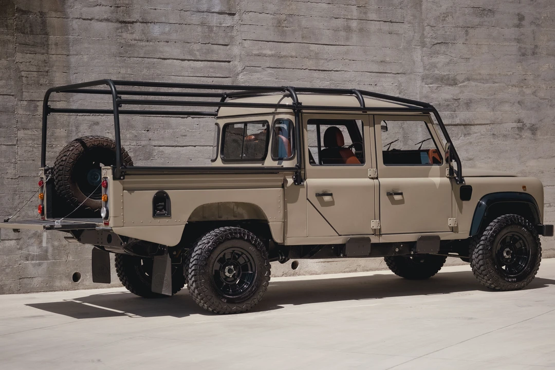 1995 Land Rover Defender 130 - Image 11 of 31