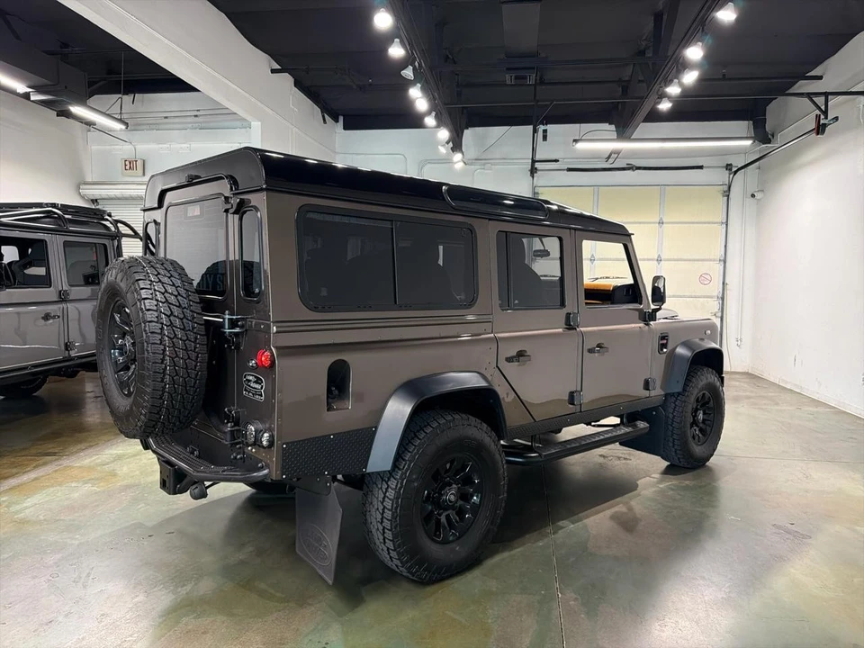 1995 Land Rover Defender 110 - Image 8 of 31