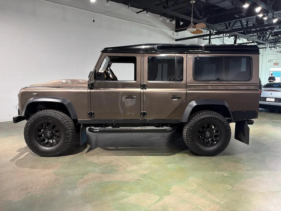 1995 Land Rover Defender 110 - Image 4 of 31