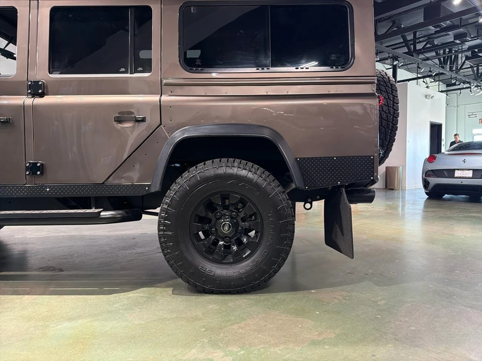1995 Land Rover Defender 110 - Image 5 of 31