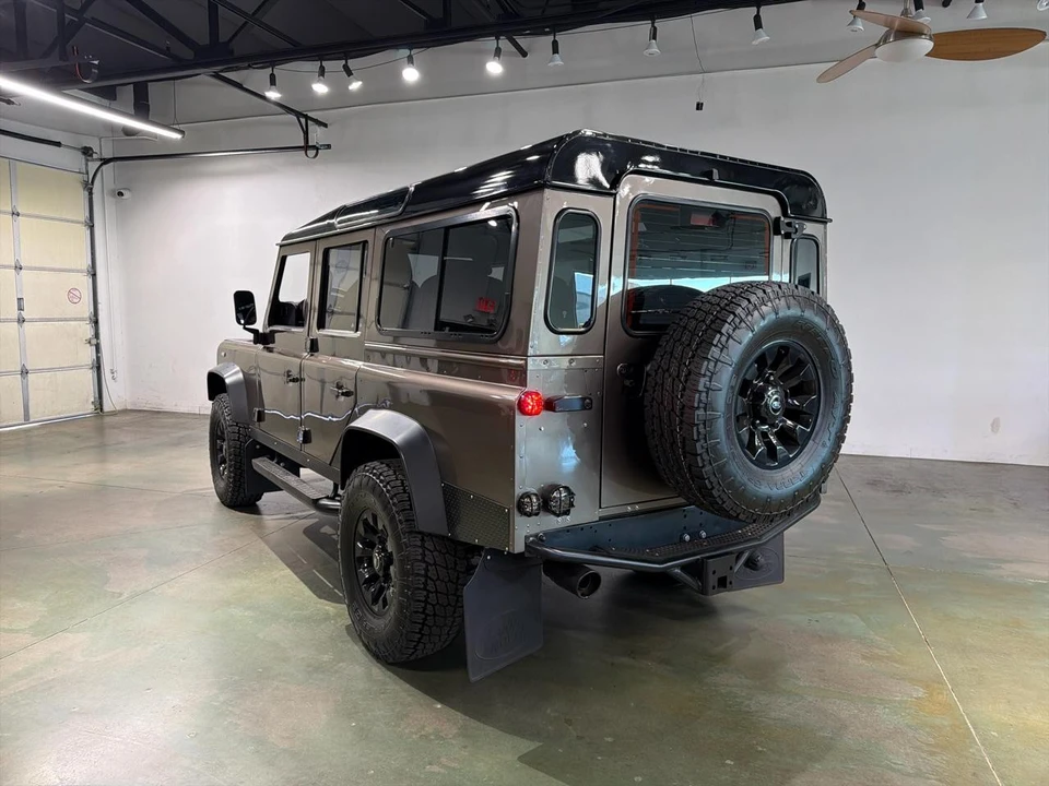 1995 Land Rover Defender 110 - Image 6 of 31